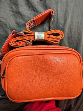 NEW SUGU Brooklyn Triple Zip Camera Crossbody Bag Orange